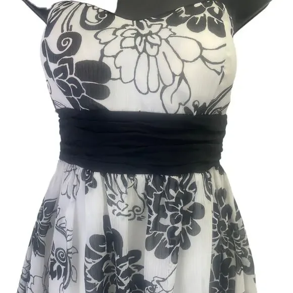 White House Black Market Sleeveless Princess Empire Waist Floral White/Blk Sz 8 - Picture 2 of 11